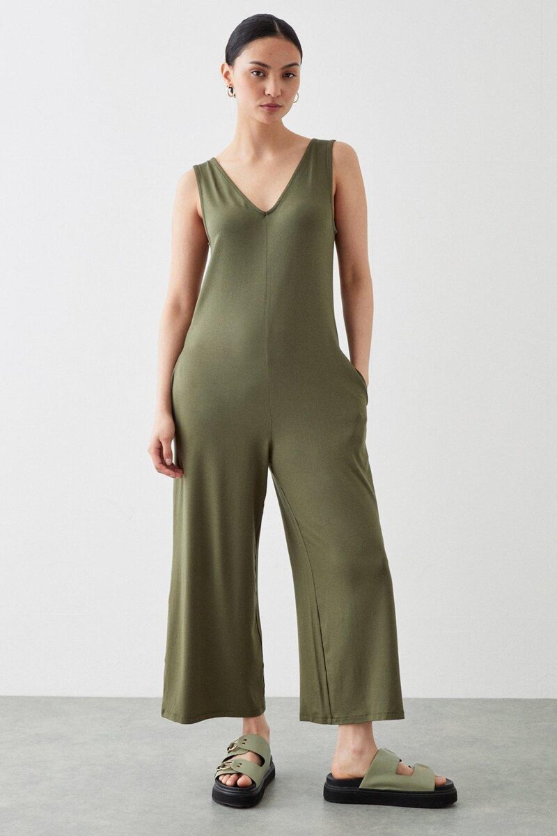 Dorothy Perkins Womens Petite V Neck Jumpsuit With Pockets by Dorothy Perkins UK GBP7.00 - Grab Your Coat!